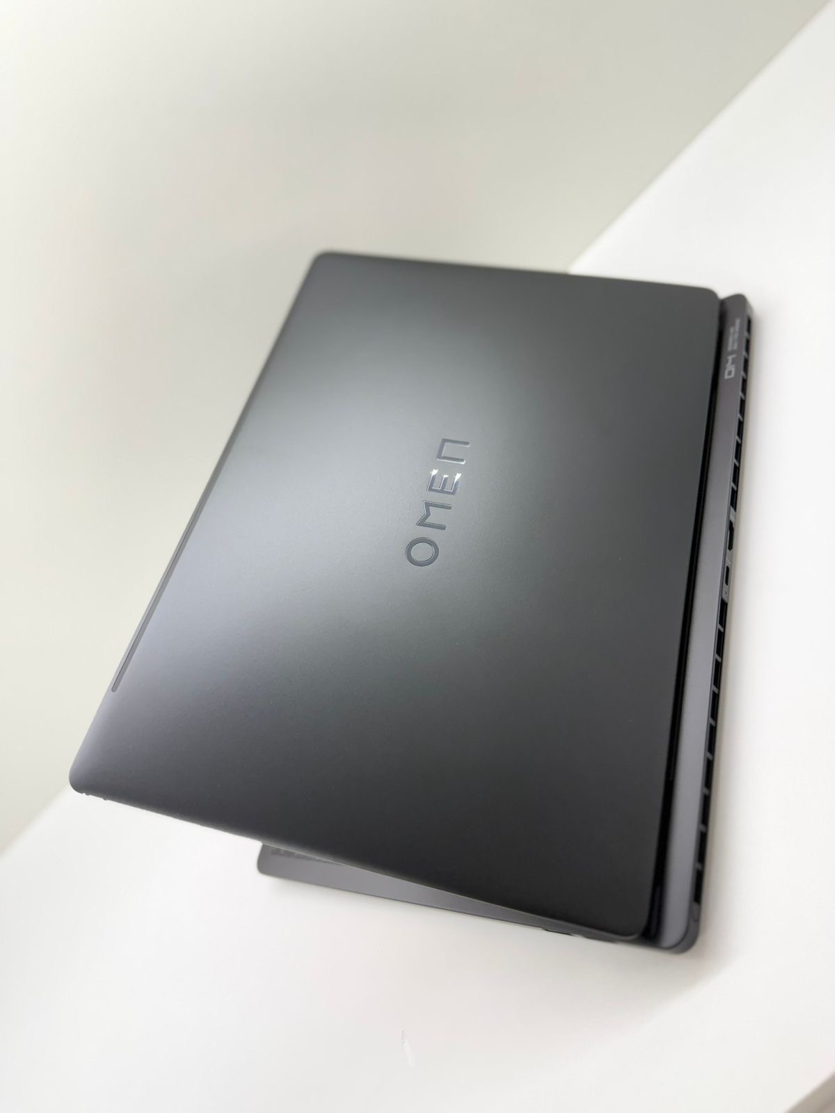 HP OMEN Transcend 14